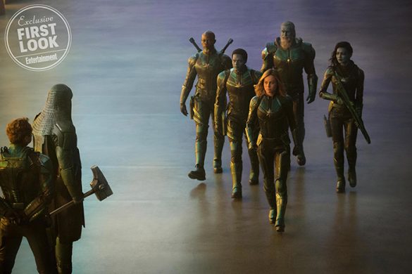 De gauche à droite : Starforce (Jude Law), Ronan (Lee Pace), Korath (Djimon Hounsou), Att-Lass (Algenis Perez Soto), Carol Danvers / Captain Marvel (Brie Larson), Bron-Char (Rune Temte) et Minn-Erva (Gemma Chan) sur la planète Hala de la race Kree