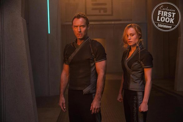 Le leader de Starforce (Jude Law) et Carol Danvers / Captain Marvel (Brie Larson)