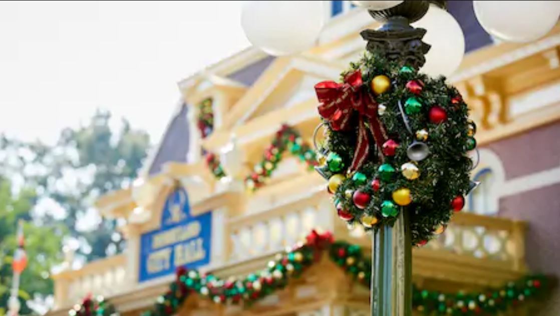 disneyland main street california noel