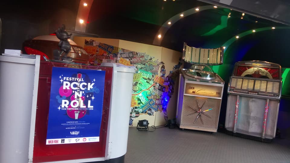 festival rock'n'roll disney village juke box