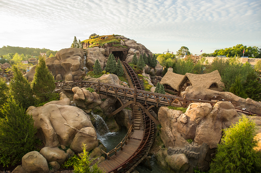 seven dwarfs mine train new fantasyland