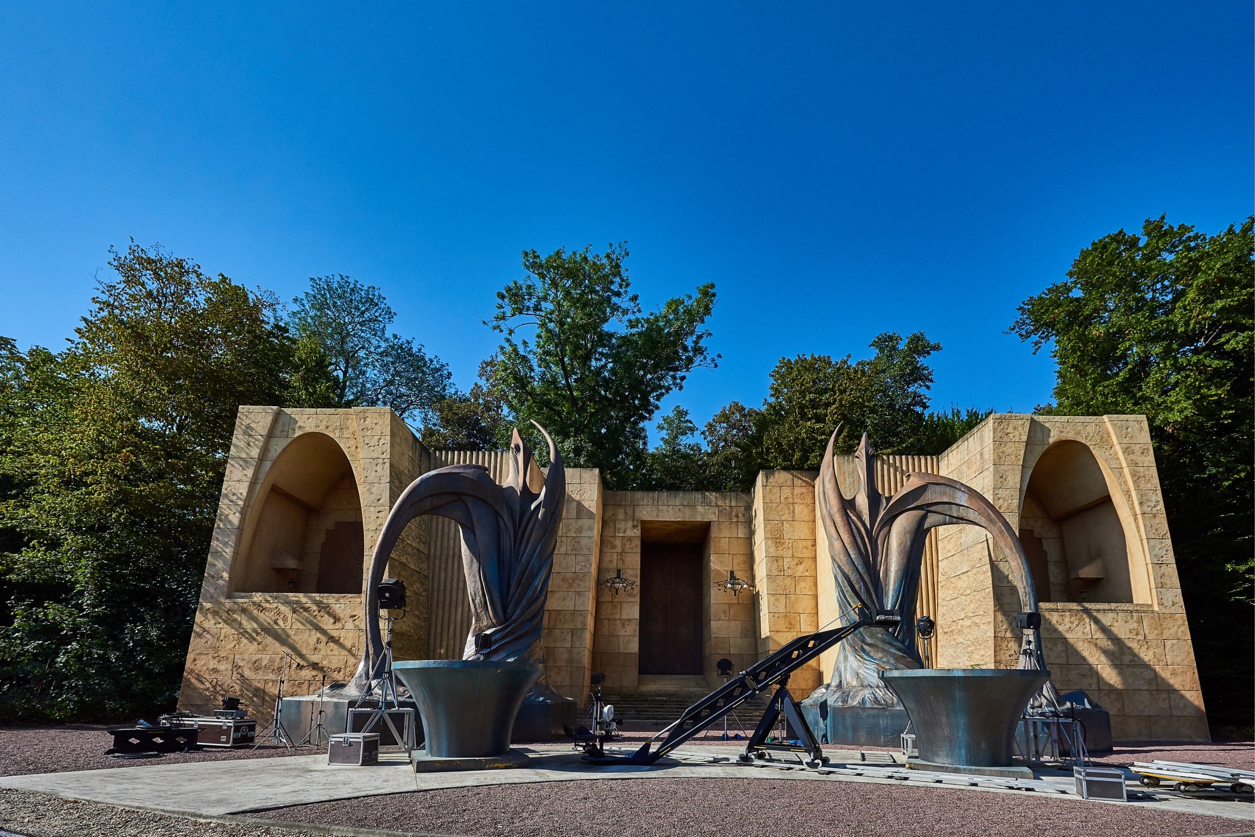 Dinotopia studio tram tour