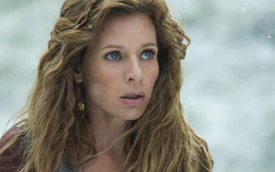 Jessalyn Gilsig big shot