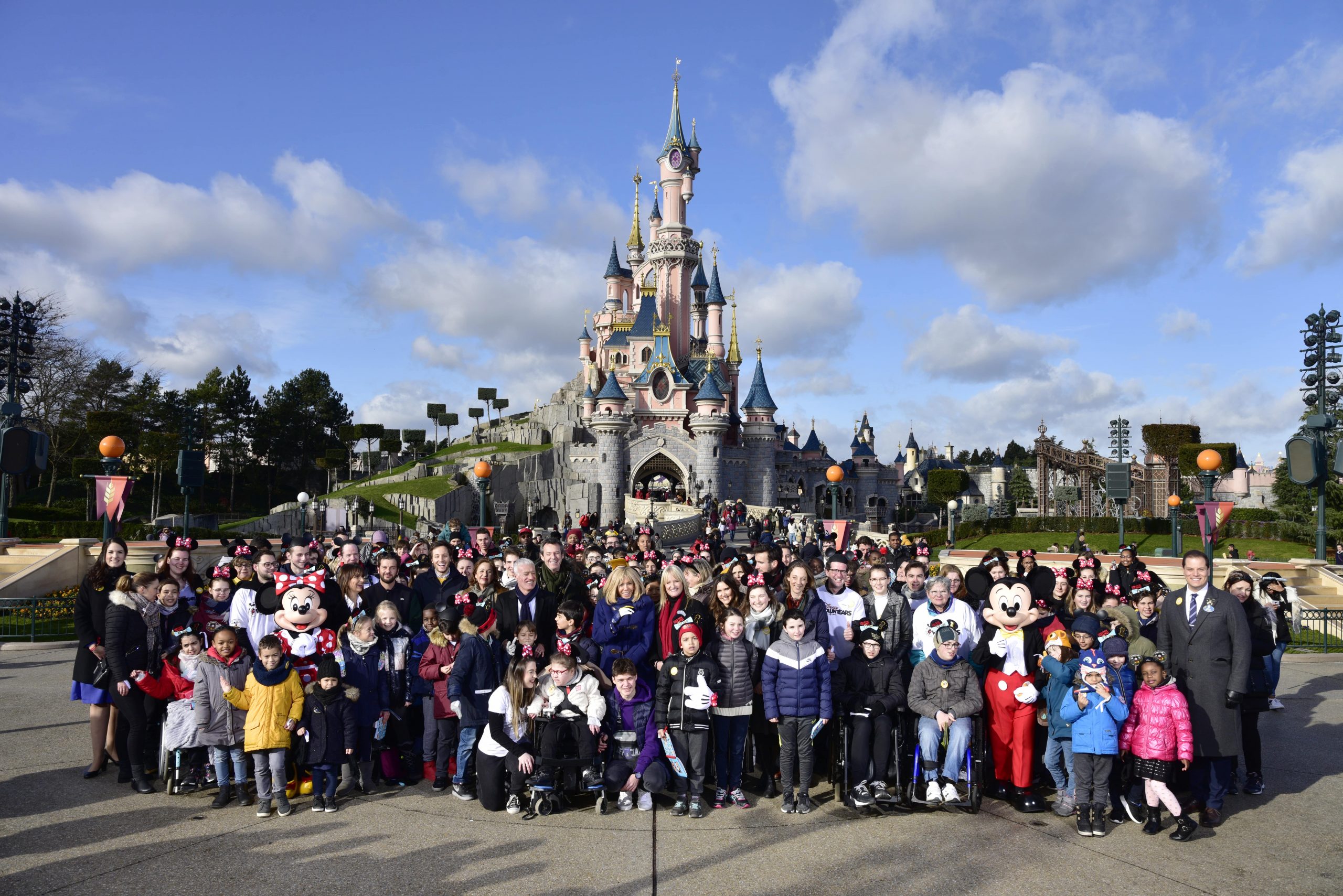 disneyland paris pieces jaunes 2020