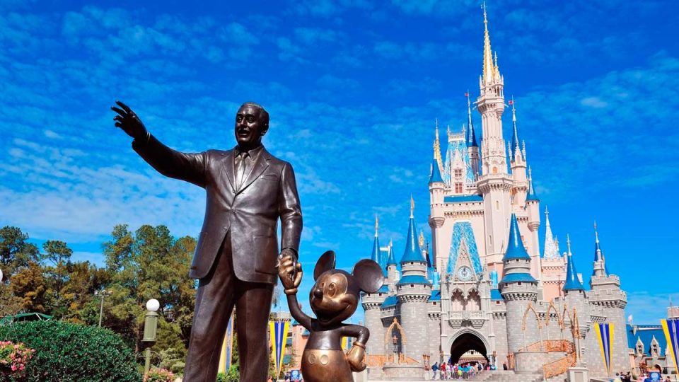 100 000 cast members