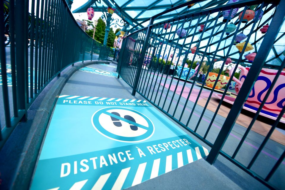 disneyland paris file d'attente
