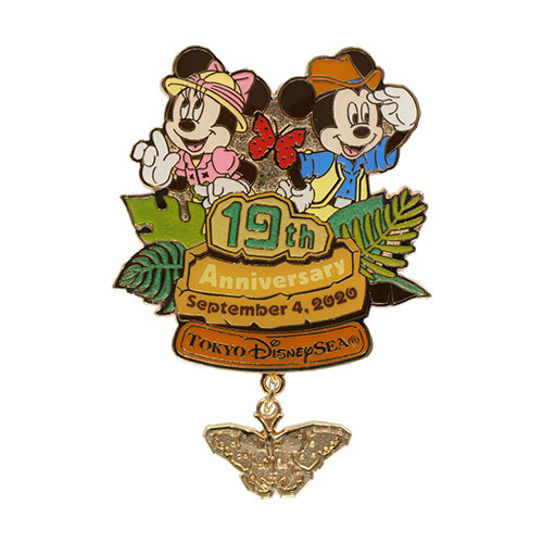pins tokyo disneysea 19