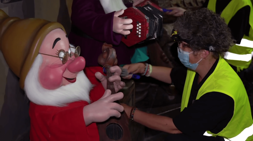 costumes audio-animatronics