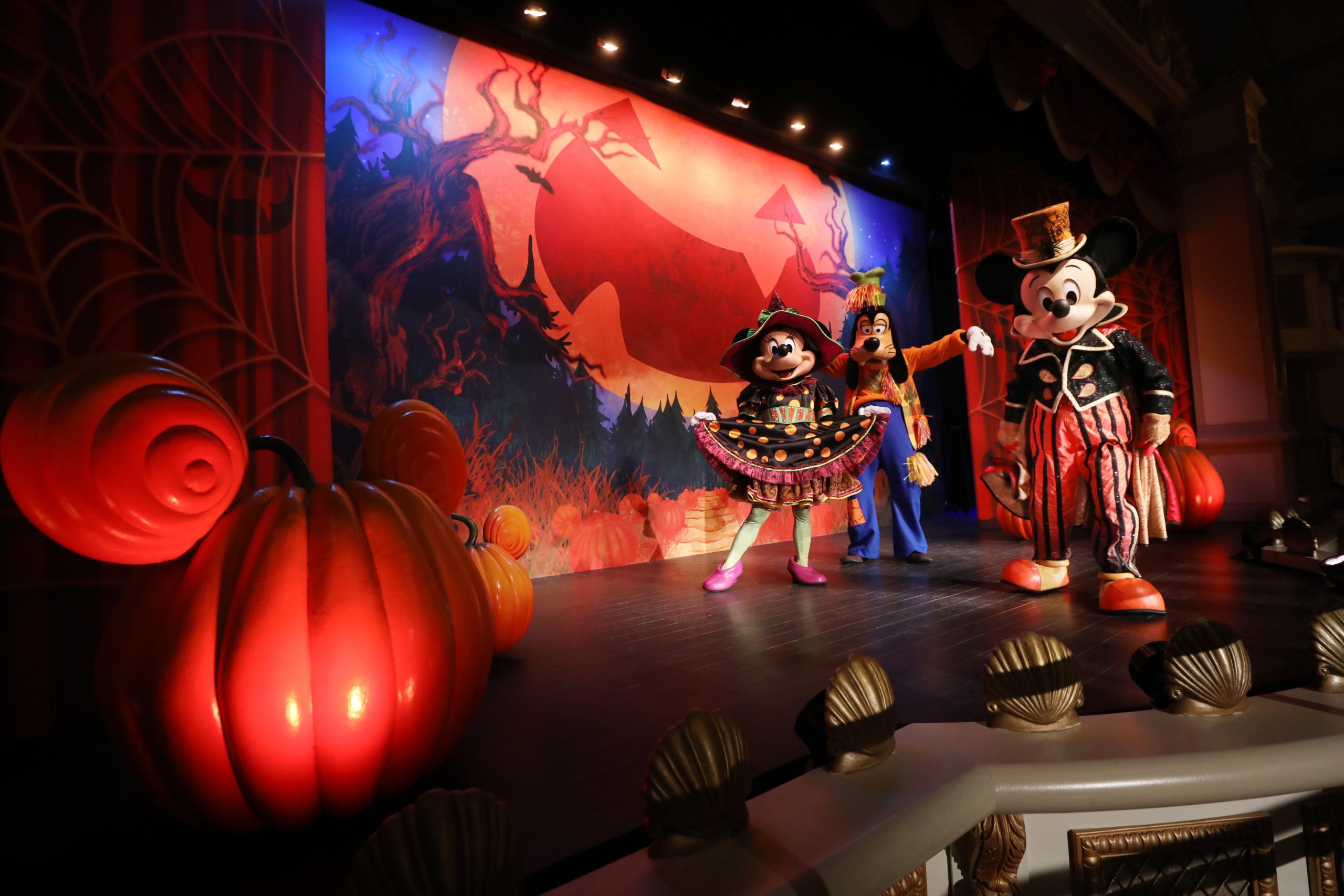 halloween disneyland paris