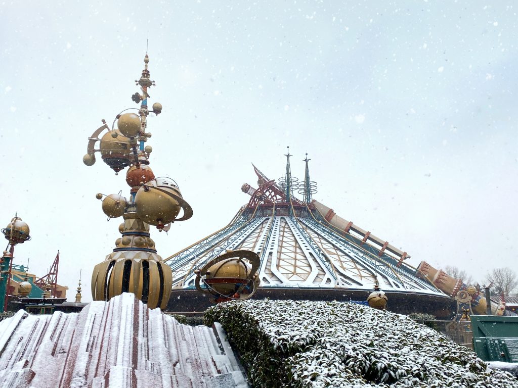 disneyland paris neige