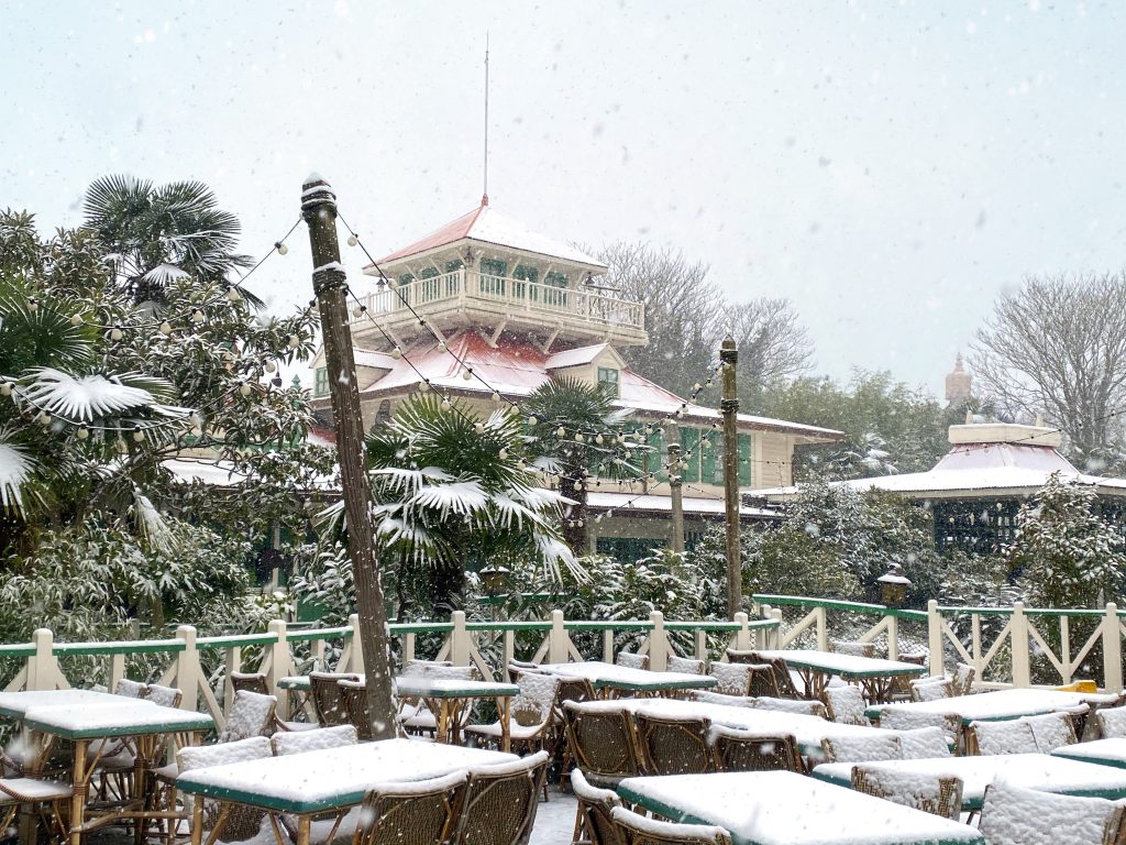 disneyland paris neige