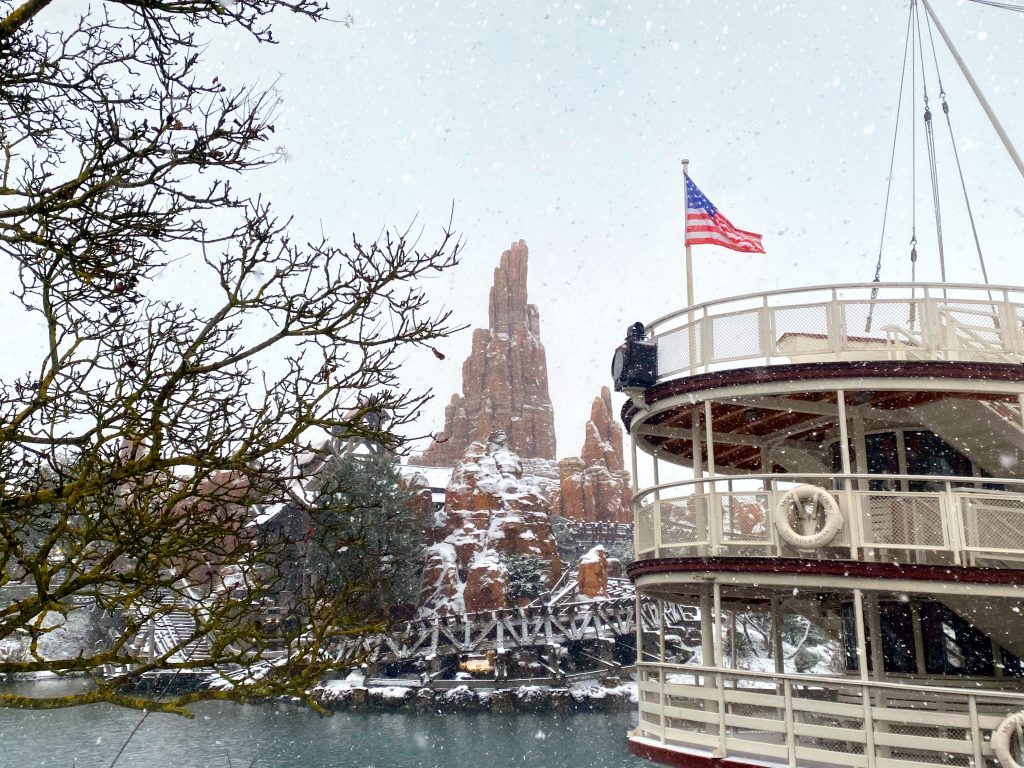 disneyland paris neige