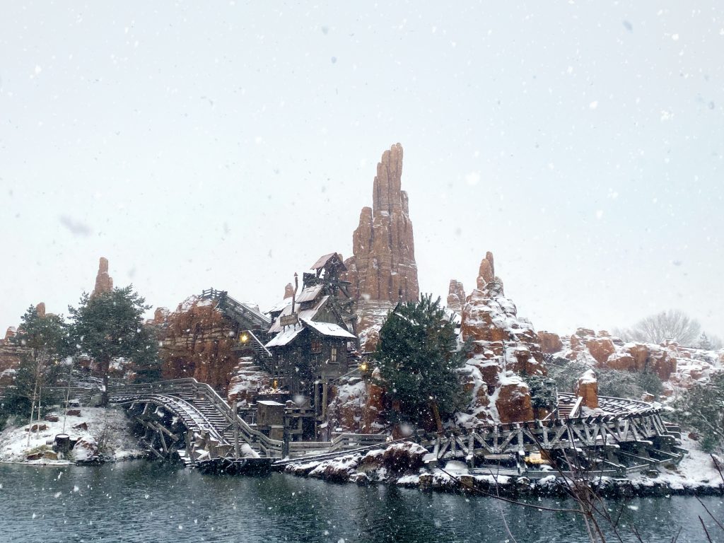 disneyland paris neige