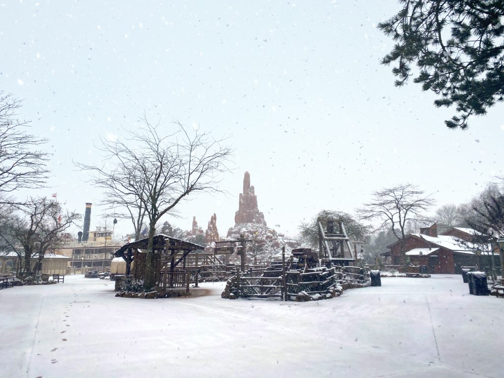 disneyland paris neige