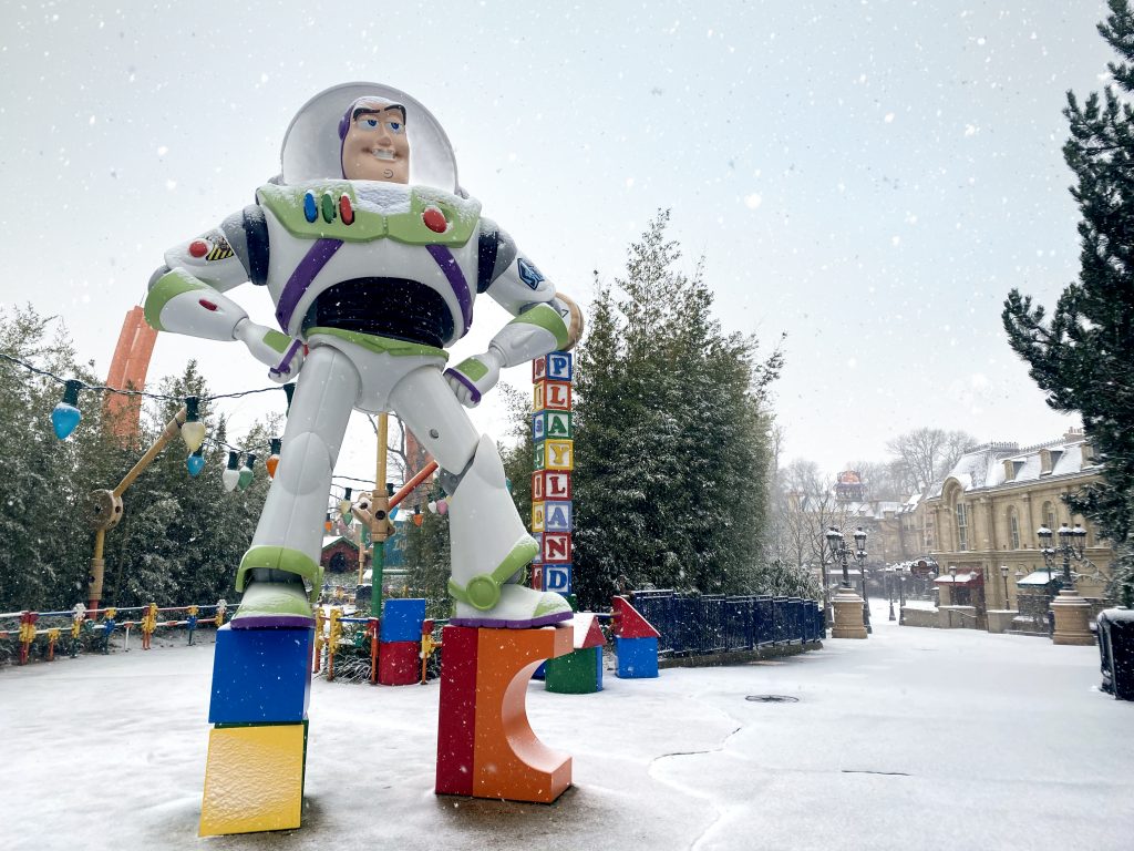 disneyland paris neige