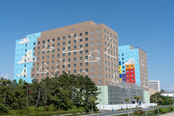 Façade du Toy Story Hotel