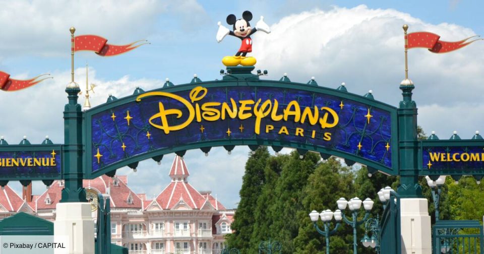 disneyland paris covid-19
