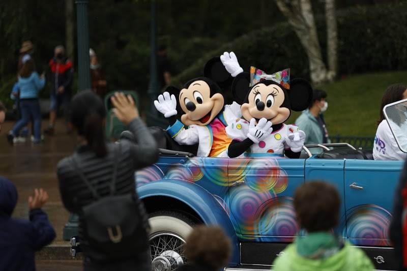 disneyland paris fiertés