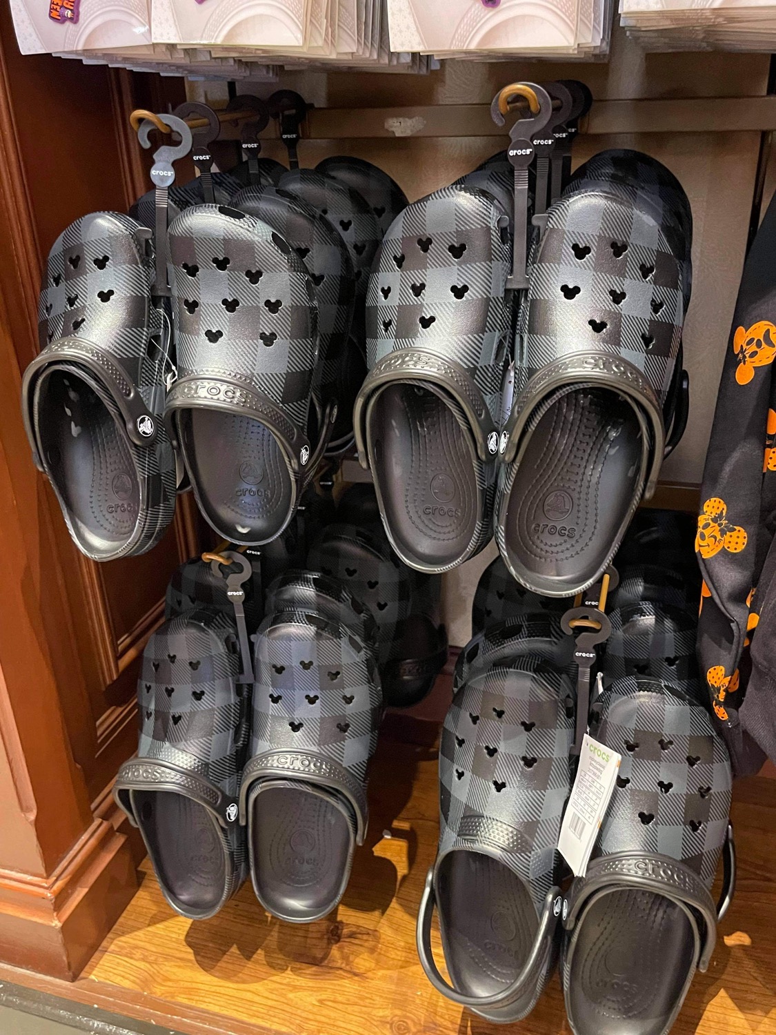 merchandise halloween 2021