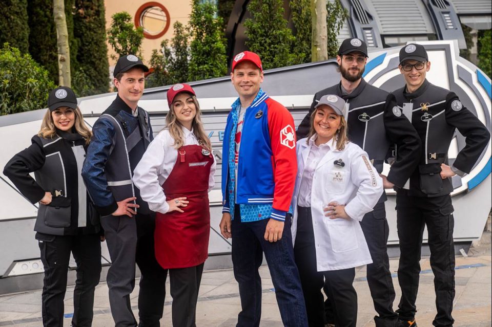 costumes cast members avengers campus disneyland paris
