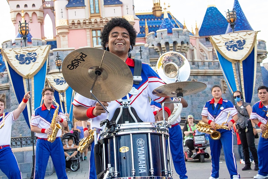 Disneyland All-American College Band 01