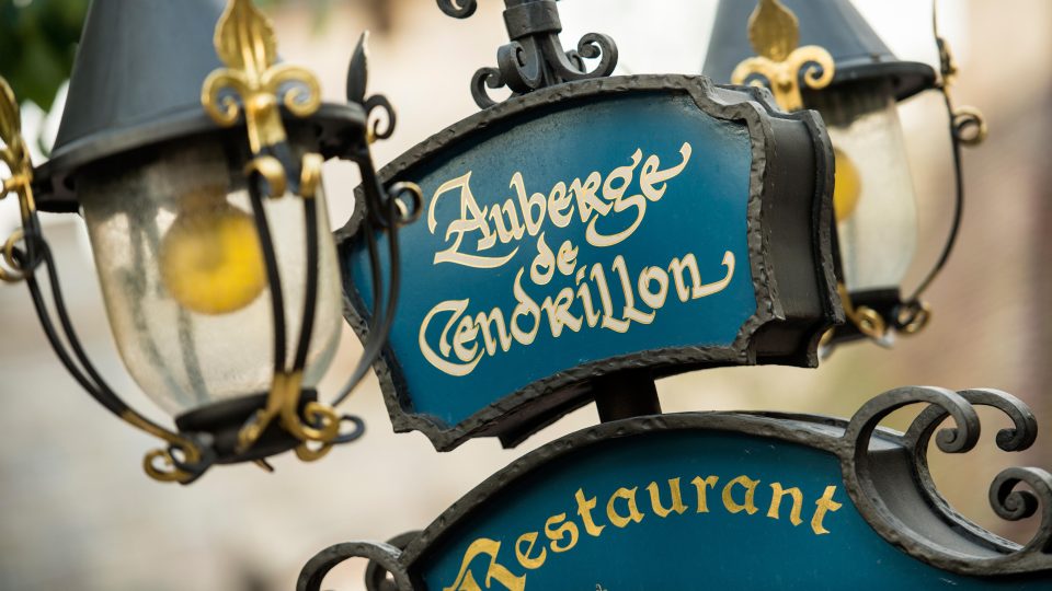 augmentation tarifs menus restaurants service à table disneyland paris