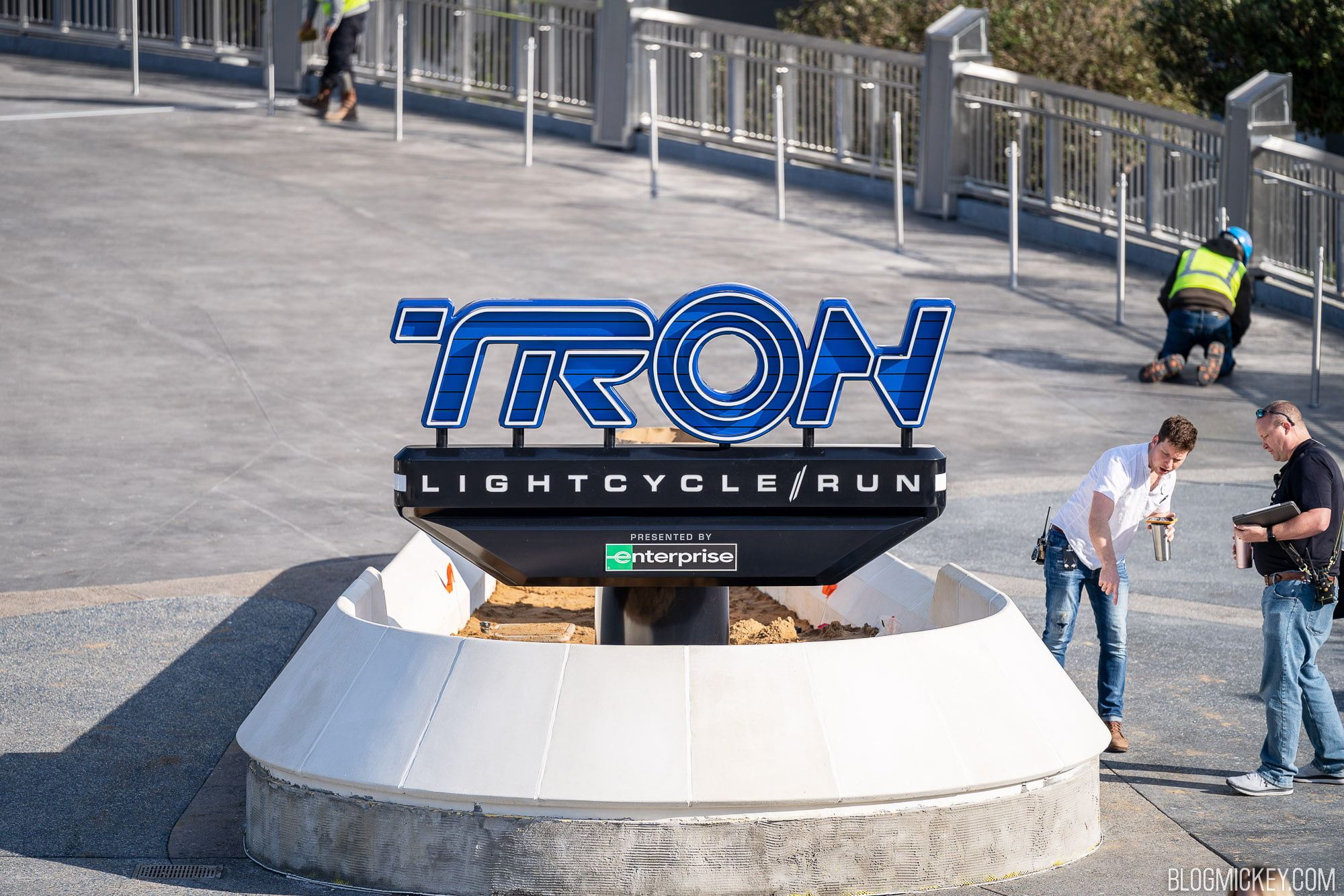 enseigne tron 01
