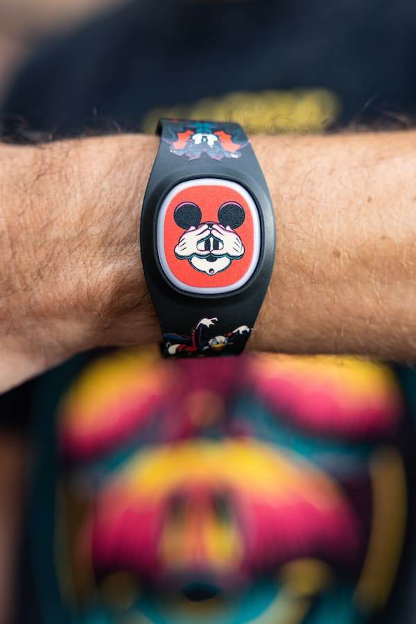 merchandise halloween 2023