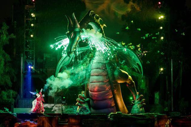 fantasmic pause