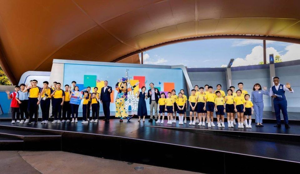 hong kong disneyland étudiants