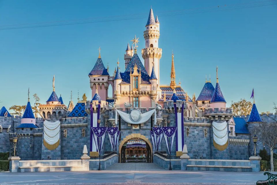 salaire disneyland resort