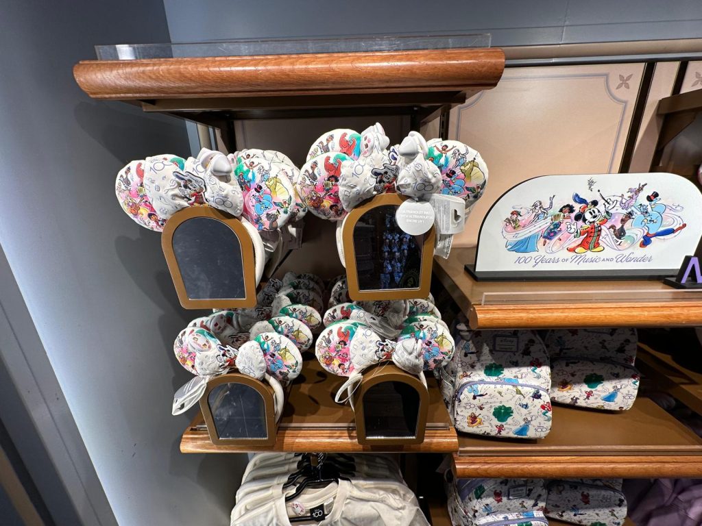 La collection Disney100 Special Moments disponible à Disneyland Paris ...