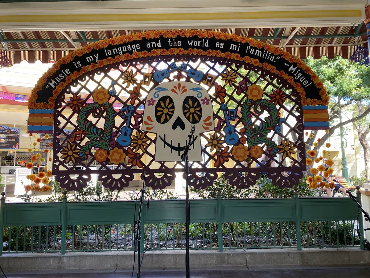 halloween time 2023 disneyland