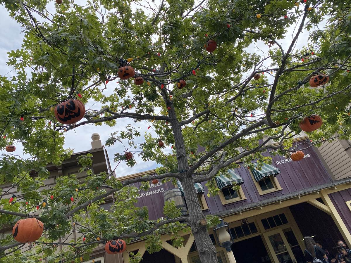 halloween time 2023 disneyland