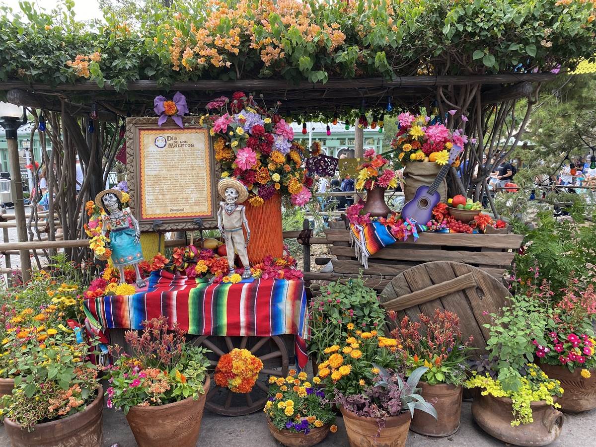halloween time 2023 disneyland
