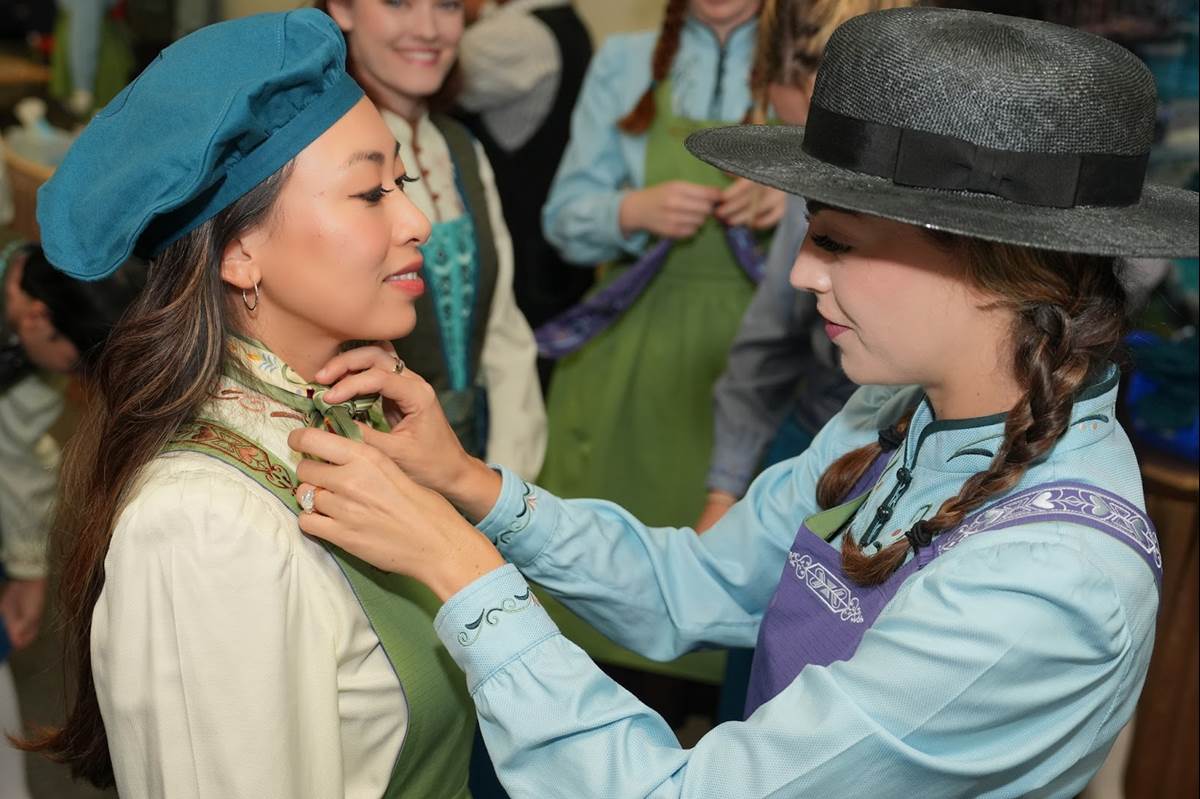 tenues cast members frozen 01