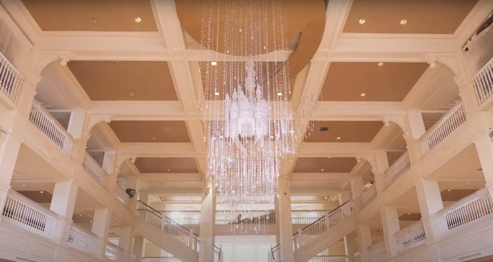 lustre disneyland hotel