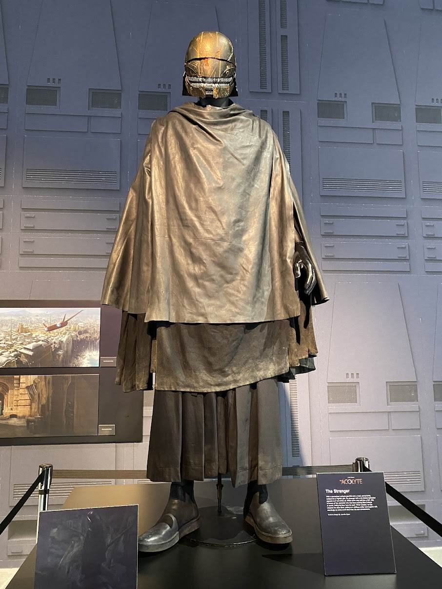 costumes acolyte