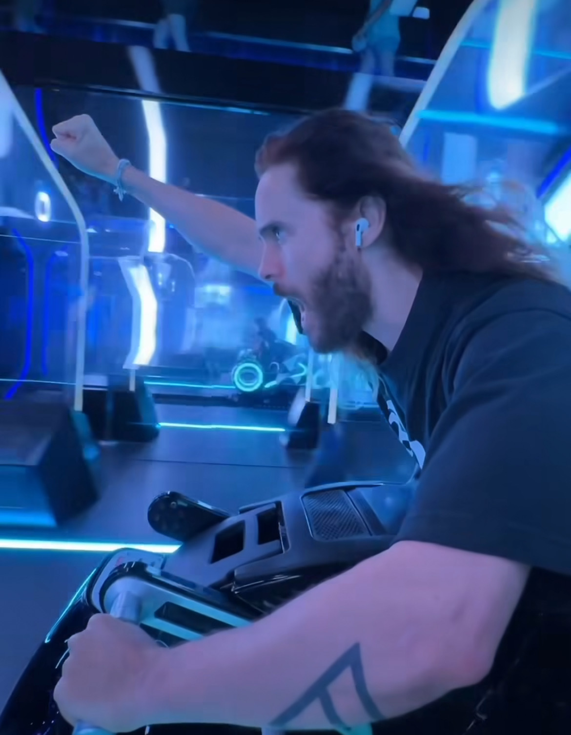jared leto tron lightcycle run 01