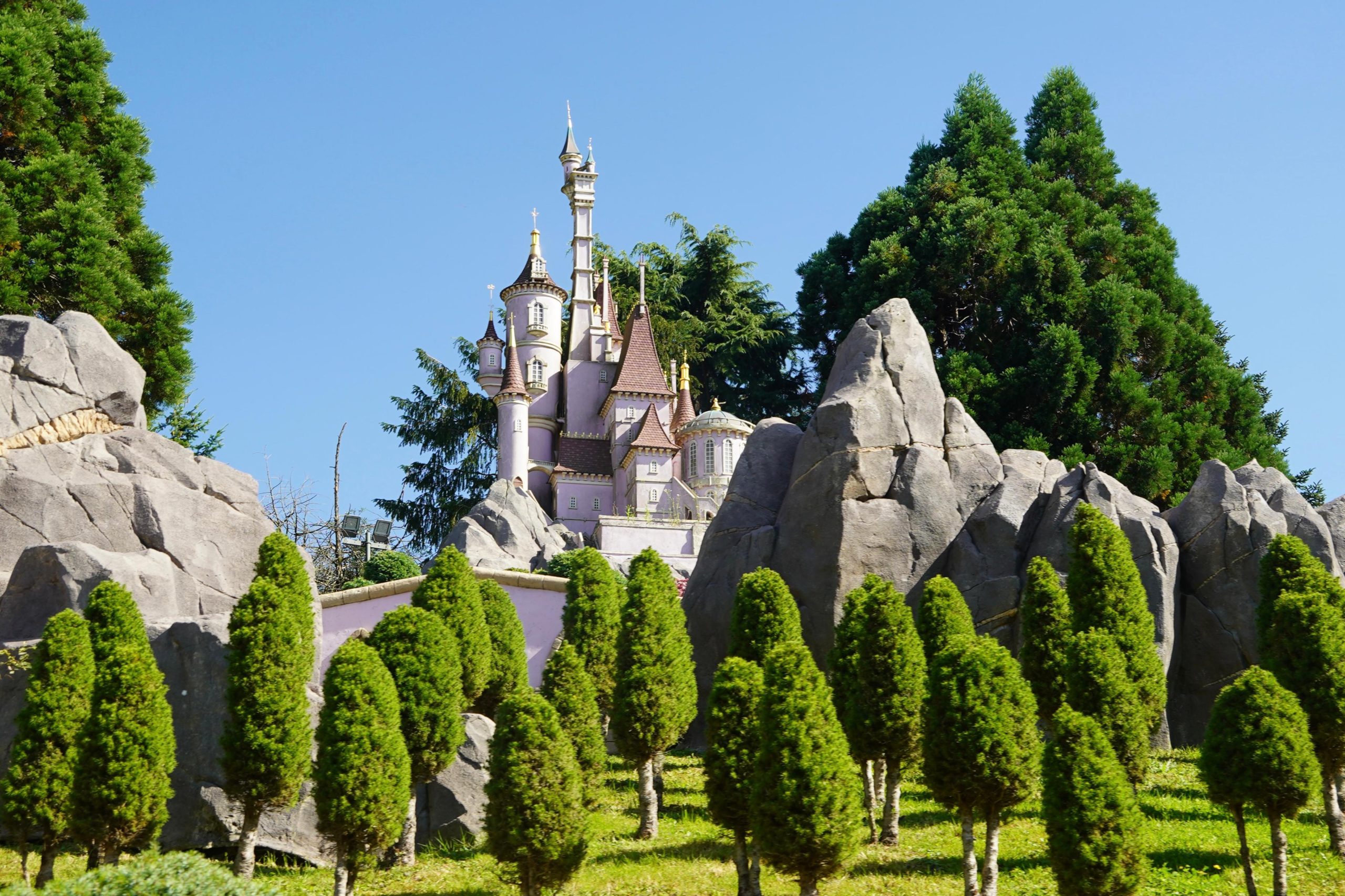 scènes pays contes disneyland