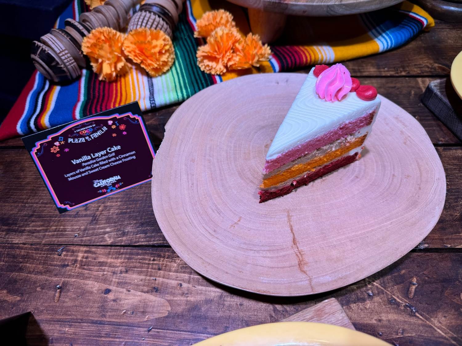 plaza de la familia 2024 disneyland resort food merchandise 01