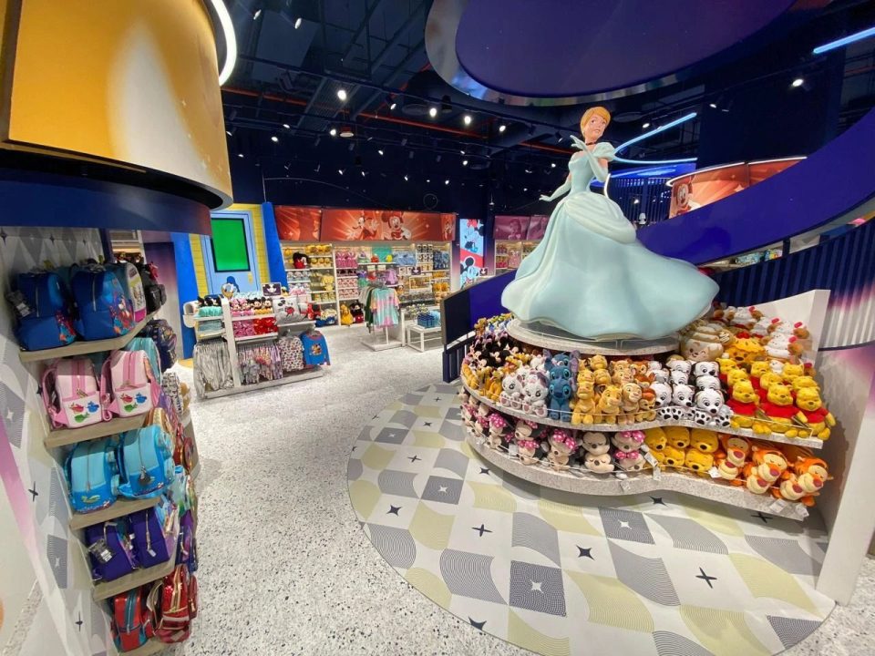 disney store doha 01
