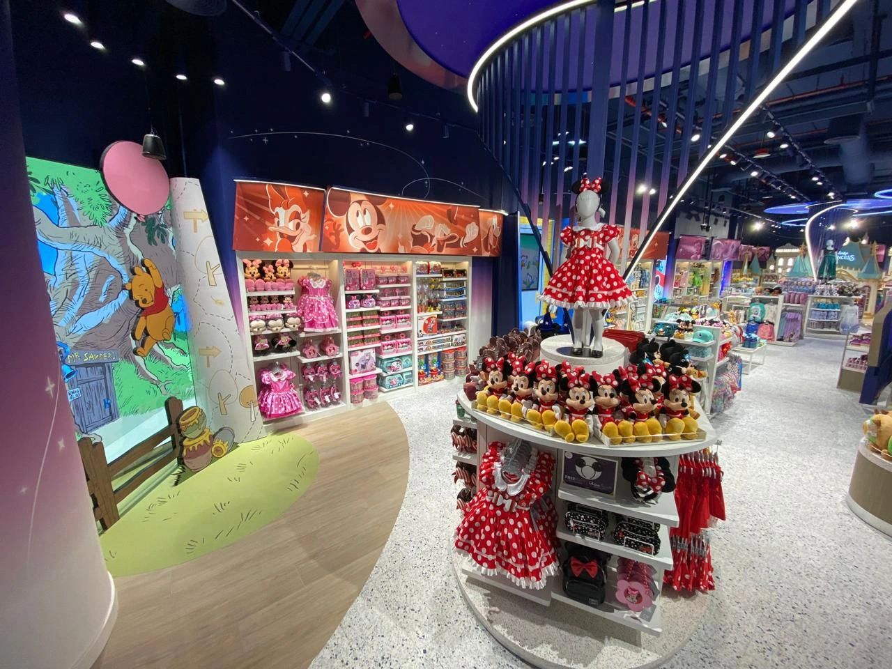 disney store doha 01