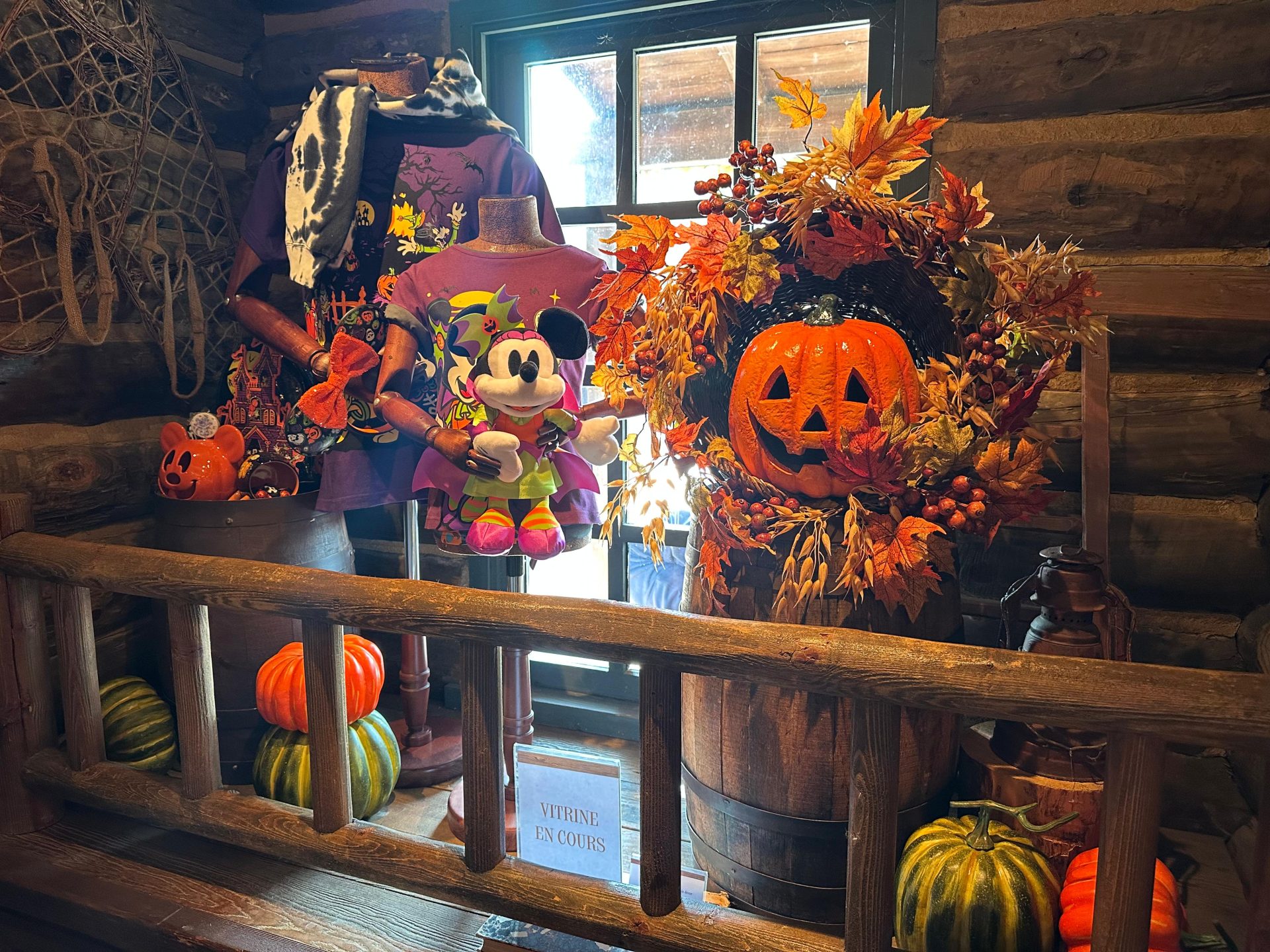 la-liste-compl-te-des-nouveaux-produits-d-halloween-2024-disneyland