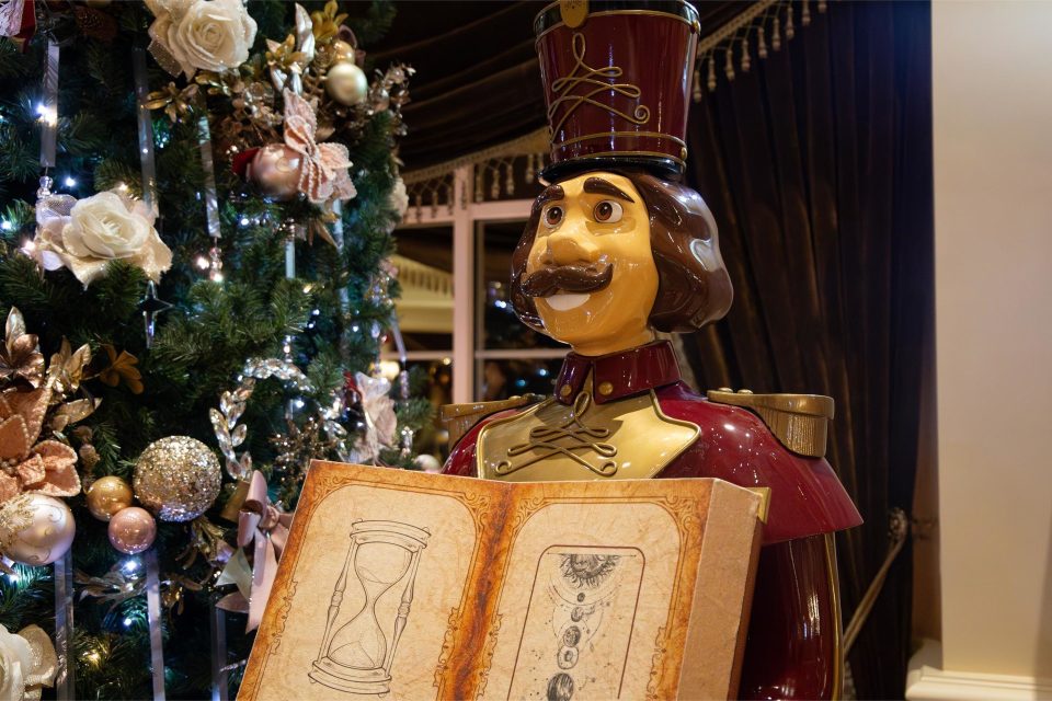 gardes du temps disneyland hotel 01