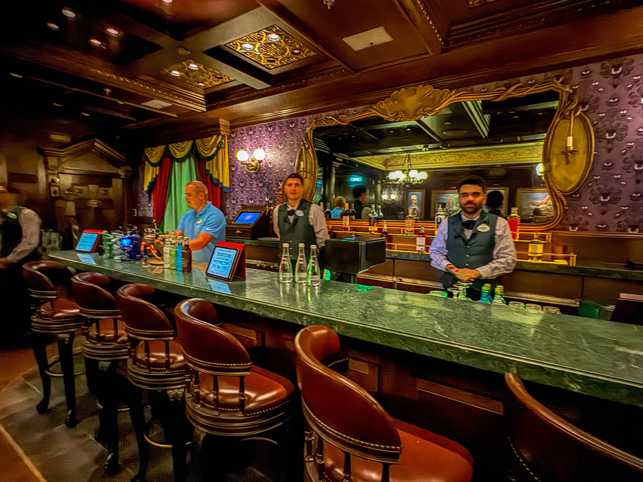 haunted mansion parlor disney treasure