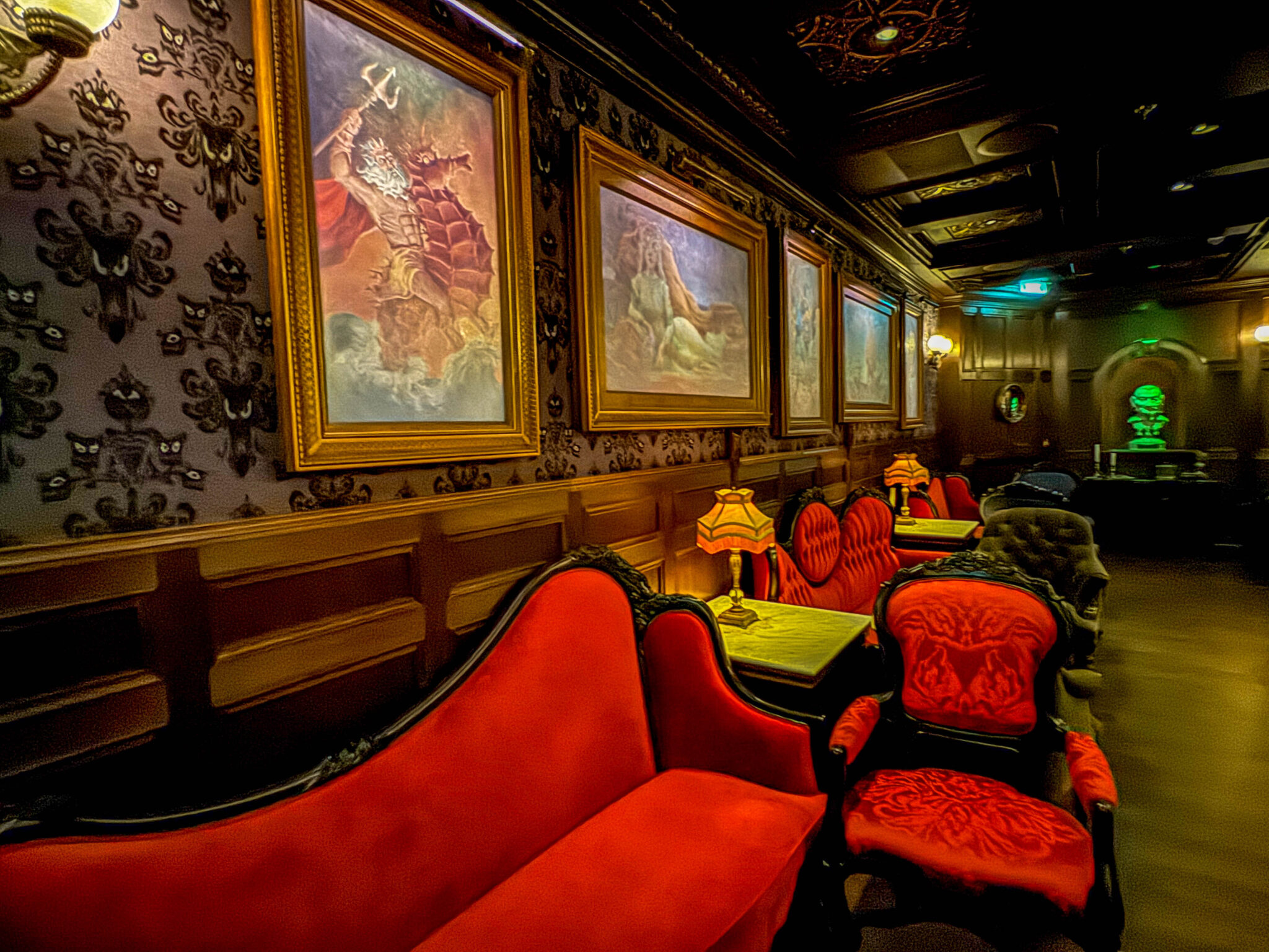 haunted mansion parlor disney treasure