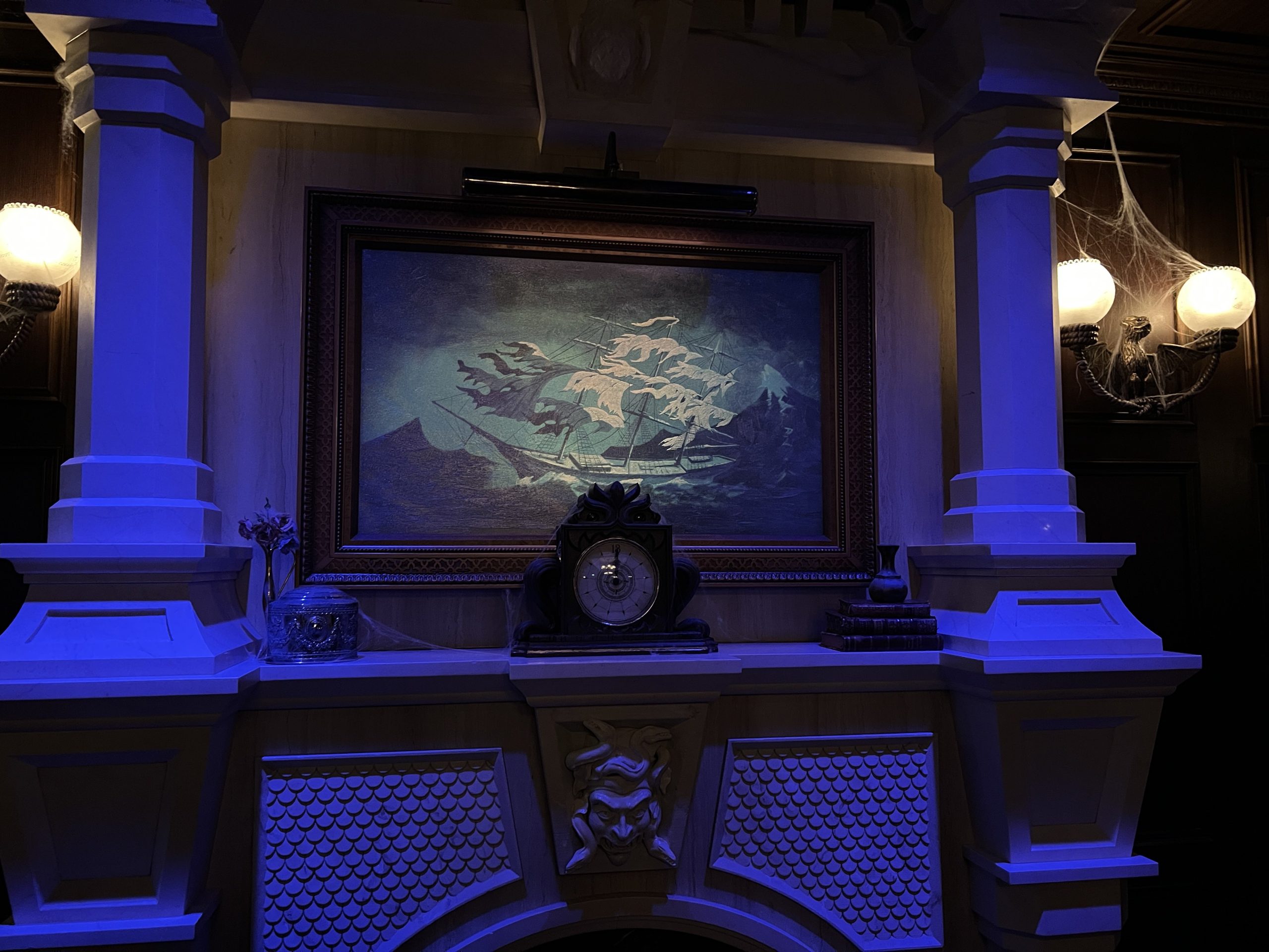 haunted mansion parlor disney treasure