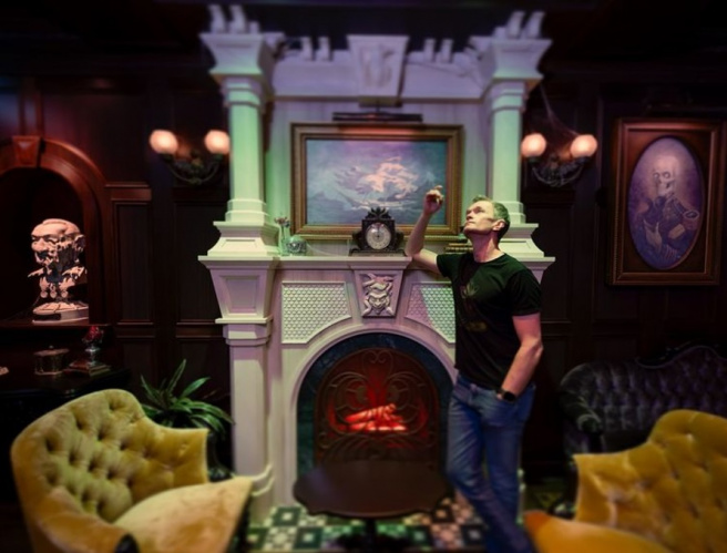neil patrick harris haunted mansion parlor