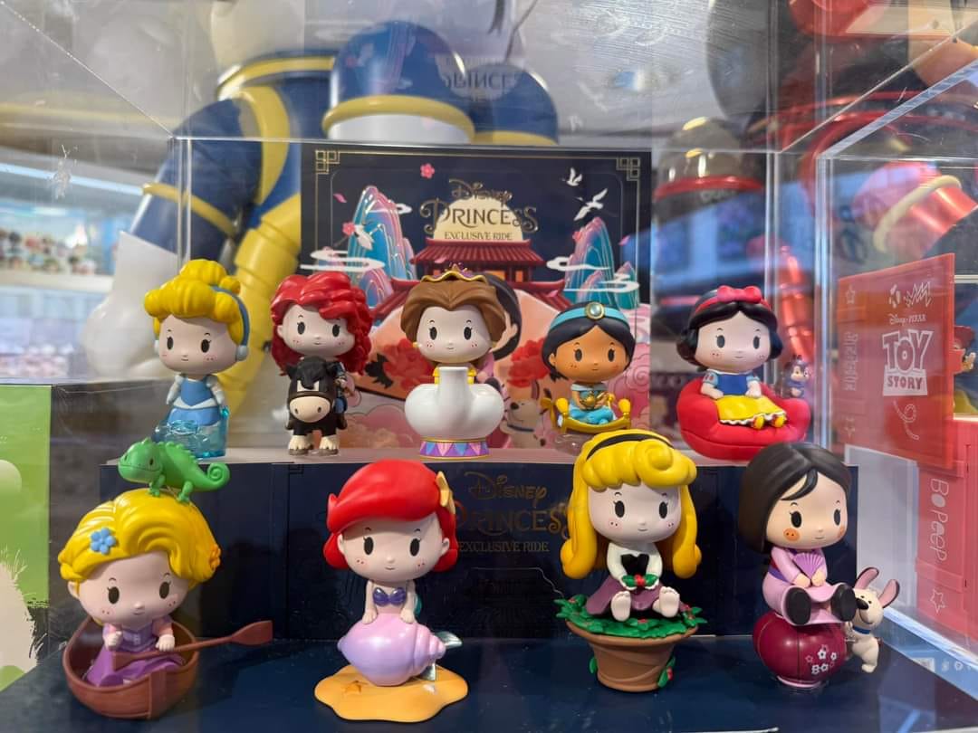 pop mart disneyland paris 12